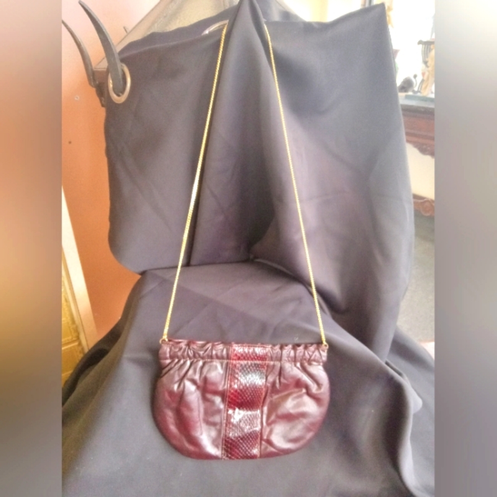 Elegant Burgundy Shoulder Bag